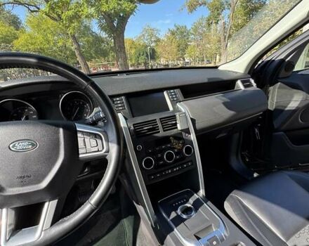 Черный Ленд Ровер Discovery Sport, объемом двигателя 2 л и пробегом 125 тыс. км за 20000 $, фото 7 на Automoto.ua
