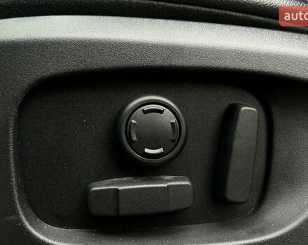 Черный Ленд Ровер Discovery Sport, объемом двигателя 2 л и пробегом 111 тыс. км за 20300 $, фото 16 на Automoto.ua