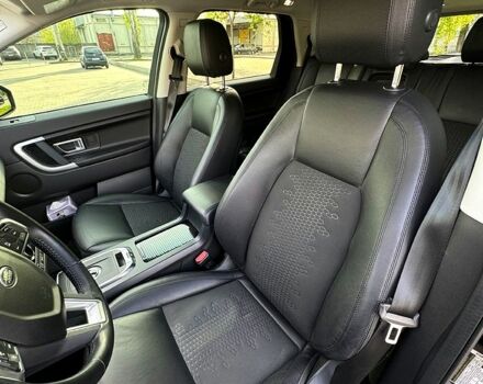 Черный Ленд Ровер Discovery Sport, объемом двигателя 2 л и пробегом 85 тыс. км за 20900 $, фото 7 на Automoto.ua