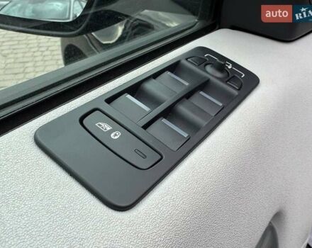 Чорний Ленд Ровер Discovery Sport, об'ємом двигуна 2 л та пробігом 189 тис. км за 17999 $, фото 9 на Automoto.ua