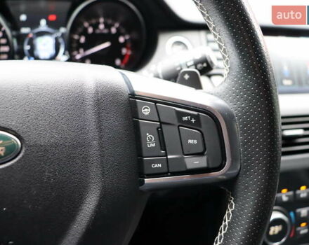 Черный Ленд Ровер Discovery Sport, объемом двигателя 2 л и пробегом 92 тыс. км за 20900 $, фото 21 на Automoto.ua