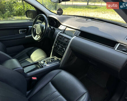 Черный Ленд Ровер Discovery Sport, объемом двигателя 2 л и пробегом 126 тыс. км за 21300 $, фото 17 на Automoto.ua