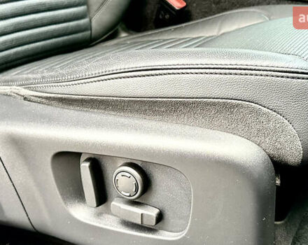 Черный Ленд Ровер Discovery Sport, объемом двигателя 2 л и пробегом 46 тыс. км за 33500 $, фото 38 на Automoto.ua