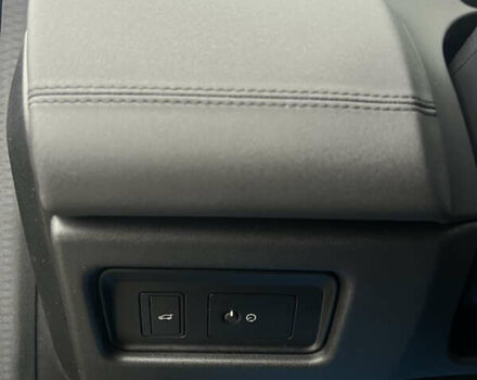 Черный Ленд Ровер Discovery Sport, объемом двигателя 2 л и пробегом 200 тыс. км за 18000 $, фото 21 на Automoto.ua