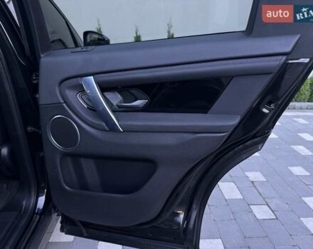 Черный Ленд Ровер Discovery Sport, объемом двигателя 2 л и пробегом 156 тыс. км за 20799 $, фото 46 на Automoto.ua