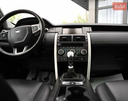 Черный Ленд Ровер Discovery Sport, объемом двигателя 2 л и пробегом 142 тыс. км за 23899 $, фото 129 на Automoto.ua