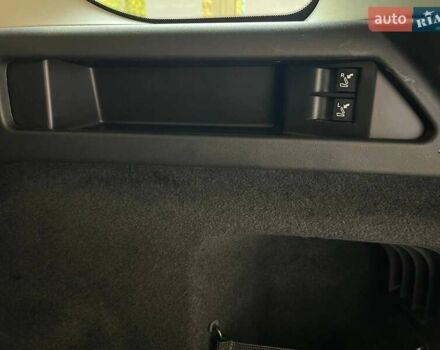 Черный Ленд Ровер Discovery Sport, объемом двигателя 2 л и пробегом 15 тыс. км за 33000 $, фото 39 на Automoto.ua