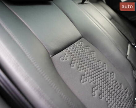 Черный Ленд Ровер Discovery Sport, объемом двигателя 2 л и пробегом 142 тыс. км за 23899 $, фото 153 на Automoto.ua