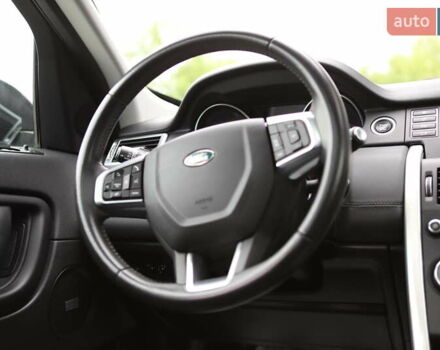 Черный Ленд Ровер Discovery Sport, объемом двигателя 2 л и пробегом 142 тыс. км за 23899 $, фото 125 на Automoto.ua
