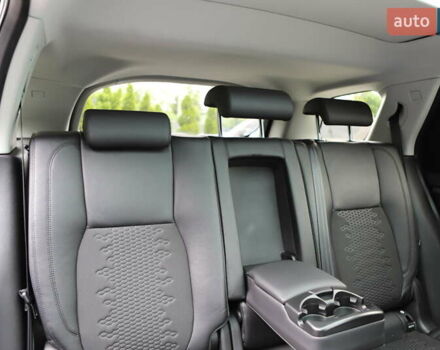 Черный Ленд Ровер Discovery Sport, объемом двигателя 2 л и пробегом 142 тыс. км за 23899 $, фото 166 на Automoto.ua