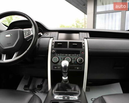 Черный Ленд Ровер Discovery Sport, объемом двигателя 2 л и пробегом 142 тыс. км за 23899 $, фото 124 на Automoto.ua