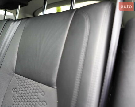 Черный Ленд Ровер Discovery Sport, объемом двигателя 2 л и пробегом 142 тыс. км за 23899 $, фото 132 на Automoto.ua