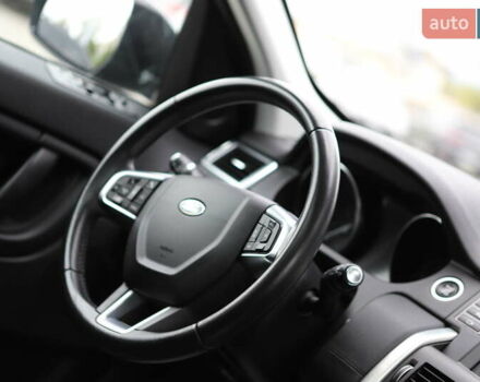 Черный Ленд Ровер Discovery Sport, объемом двигателя 2 л и пробегом 142 тыс. км за 23899 $, фото 158 на Automoto.ua