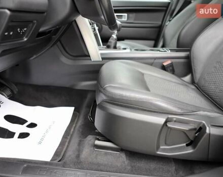 Черный Ленд Ровер Discovery Sport, объемом двигателя 2 л и пробегом 142 тыс. км за 23899 $, фото 111 на Automoto.ua
