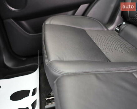 Черный Ленд Ровер Discovery Sport, объемом двигателя 2 л и пробегом 142 тыс. км за 23899 $, фото 133 на Automoto.ua