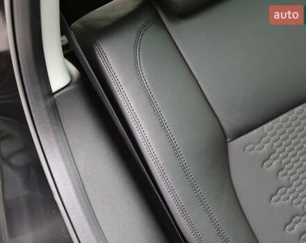 Черный Ленд Ровер Discovery Sport, объемом двигателя 2 л и пробегом 142 тыс. км за 23899 $, фото 167 на Automoto.ua