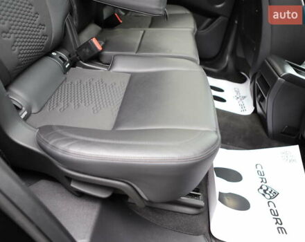 Черный Ленд Ровер Discovery Sport, объемом двигателя 2 л и пробегом 142 тыс. км за 23899 $, фото 163 на Automoto.ua