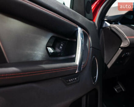 Красный Ленд Ровер Discovery Sport, объемом двигателя 2 л и пробегом 77 тыс. км за 45000 $, фото 14 на Automoto.ua