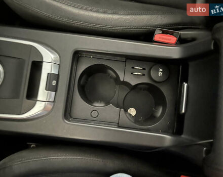 Серый Ленд Ровер Discovery Sport, объемом двигателя 2 л и пробегом 182 тыс. км за 21400 $, фото 16 на Automoto.ua