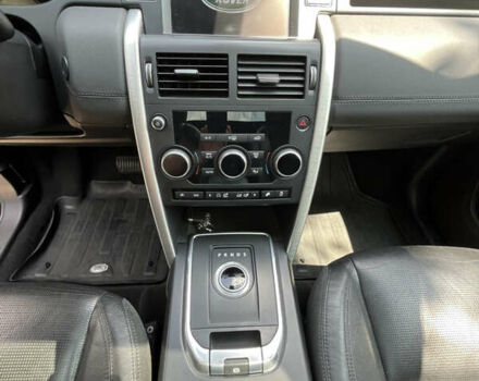 Серый Ленд Ровер Discovery Sport, объемом двигателя 2 л и пробегом 182 тыс. км за 21400 $, фото 11 на Automoto.ua