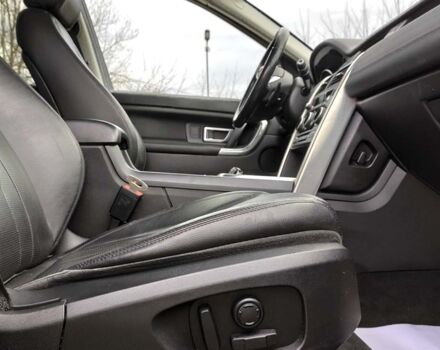 Сірий Ленд Ровер Discovery Sport, об'ємом двигуна 2 л та пробігом 163 тис. км за 22600 $, фото 12 на Automoto.ua