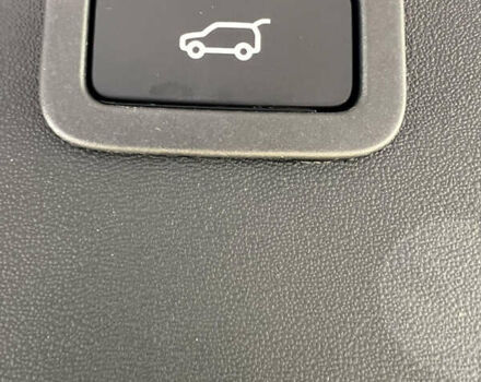 Серый Ленд Ровер Discovery Sport, объемом двигателя 2 л и пробегом 84 тыс. км за 22300 $, фото 56 на Automoto.ua