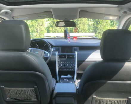 Серый Ленд Ровер Discovery Sport, объемом двигателя 2 л и пробегом 100 тыс. км за 19300 $, фото 13 на Automoto.ua