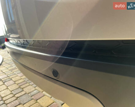 Серый Ленд Ровер Discovery Sport, объемом двигателя 2 л и пробегом 84 тыс. км за 20500 $, фото 51 на Automoto.ua