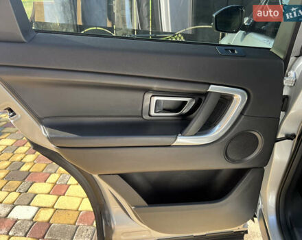 Серый Ленд Ровер Discovery Sport, объемом двигателя 2 л и пробегом 84 тыс. км за 22300 $, фото 44 на Automoto.ua