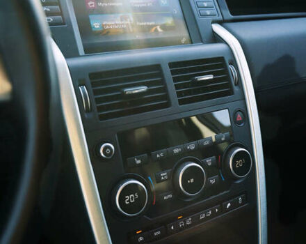 Сірий Ленд Ровер Discovery Sport, об'ємом двигуна 2 л та пробігом 134 тис. км за 18000 $, фото 3 на Automoto.ua