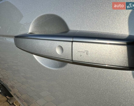 Серый Ленд Ровер Discovery Sport, объемом двигателя 2 л и пробегом 84 тыс. км за 22300 $, фото 20 на Automoto.ua