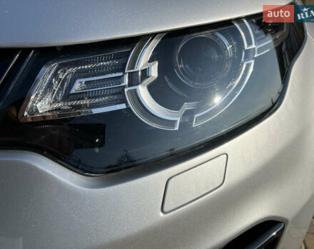 Серый Ленд Ровер Discovery Sport, объемом двигателя 2 л и пробегом 84 тыс. км за 22300 $, фото 16 на Automoto.ua