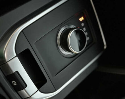 Серый Ленд Ровер Discovery Sport, объемом двигателя 2 л и пробегом 96 тыс. км за 19900 $, фото 22 на Automoto.ua