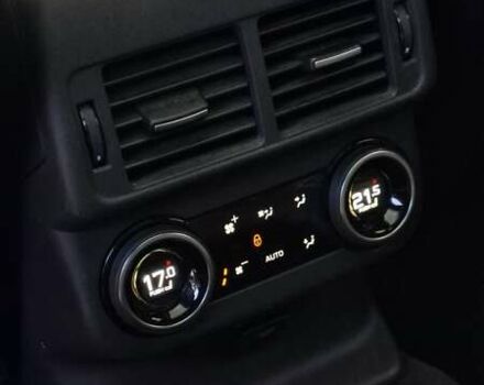 Серый Ленд Ровер Discovery Sport, объемом двигателя 2 л и пробегом 118 тыс. км за 33500 $, фото 26 на Automoto.ua