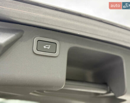 Серый Ленд Ровер Discovery Sport, объемом двигателя 2 л и пробегом 167 тыс. км за 16999 $, фото 3 на Automoto.ua