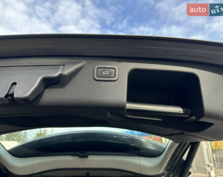 Серый Ленд Ровер Discovery Sport, объемом двигателя 2 л и пробегом 167 тыс. км за 21999 $, фото 21 на Automoto.ua