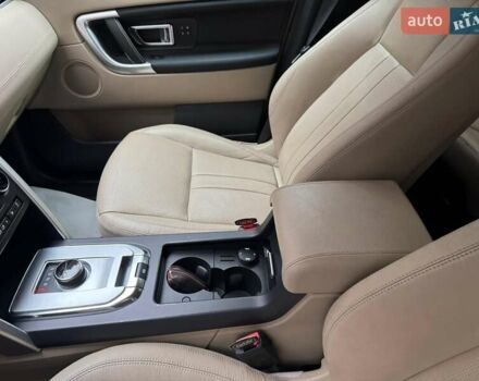 Серый Ленд Ровер Discovery Sport, объемом двигателя 2 л и пробегом 51 тыс. км за 22000 $, фото 62 на Automoto.ua