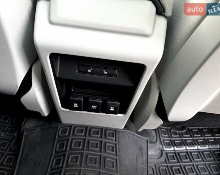 Серый Ленд Ровер Discovery Sport, объемом двигателя 2 л и пробегом 110 тыс. км за 24600 $, фото 23 на Automoto.ua