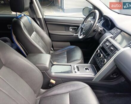 Серый Ленд Ровер Discovery Sport, объемом двигателя 2 л и пробегом 93 тыс. км за 22000 $, фото 12 на Automoto.ua