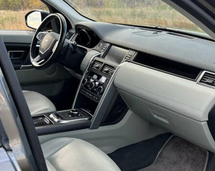 Серый Ленд Ровер Discovery Sport, объемом двигателя 2 л и пробегом 99 тыс. км за 18600 $, фото 6 на Automoto.ua