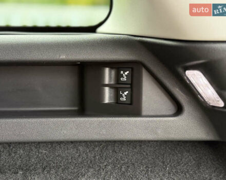 Серый Ленд Ровер Discovery Sport, объемом двигателя 2 л и пробегом 167 тыс. км за 16999 $, фото 22 на Automoto.ua