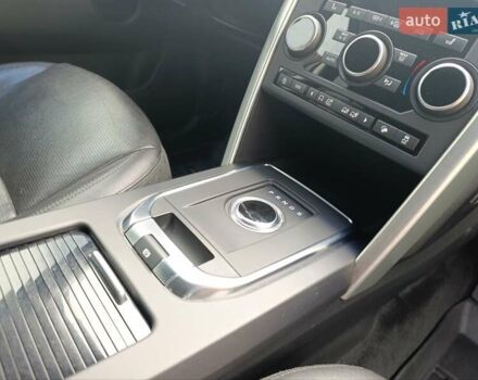 Серый Ленд Ровер Discovery Sport, объемом двигателя 2 л и пробегом 93 тыс. км за 22000 $, фото 20 на Automoto.ua