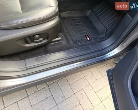 Серый Ленд Ровер Discovery Sport, объемом двигателя 2 л и пробегом 93 тыс. км за 22000 $, фото 18 на Automoto.ua