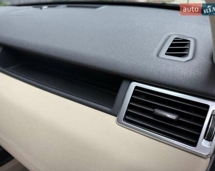 Серый Ленд Ровер Discovery Sport, объемом двигателя 2 л и пробегом 51 тыс. км за 22000 $, фото 43 на Automoto.ua