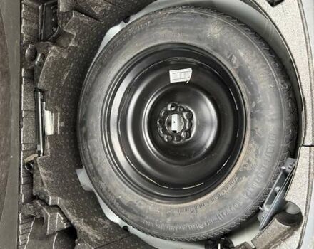 Серый Ленд Ровер Discovery Sport, объемом двигателя 2 л и пробегом 246 тыс. км за 12900 $, фото 9 на Automoto.ua