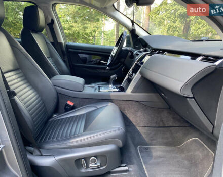 Серый Ленд Ровер Discovery Sport, объемом двигателя 2 л и пробегом 80 тыс. км за 30999 $, фото 44 на Automoto.ua
