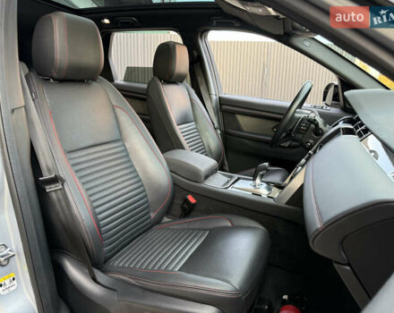 Серый Ленд Ровер Discovery Sport, объемом двигателя 2 л и пробегом 53 тыс. км за 45500 $, фото 13 на Automoto.ua