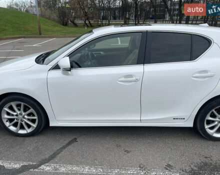 Белый Лексус СТ, объемом двигателя 1.8 л и пробегом 184 тыс. км за 11000 $, фото 6 на Automoto.ua