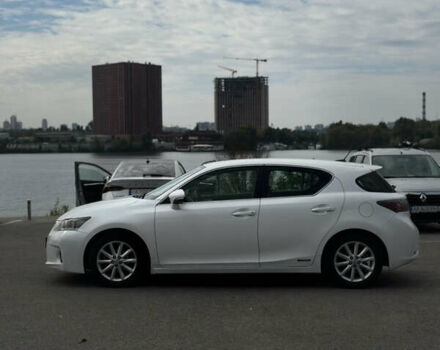 Лексус СТ 2011 в Киеве на Automoto.ua Белый Лексус СТ, объемом двигателя 1.8 л и пробегом 218 тыс. км за 10500 $, фото 7 на Automoto.ua