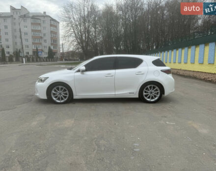 Белый Лексус СТ, объемом двигателя 1.8 л и пробегом 156 тыс. км за 11500 $, фото 3 на Automoto.ua